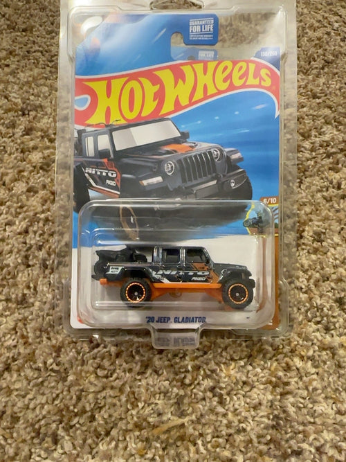 2025 Hot Wheels Jeep Gladiator STH black orange 130/250 in protective case