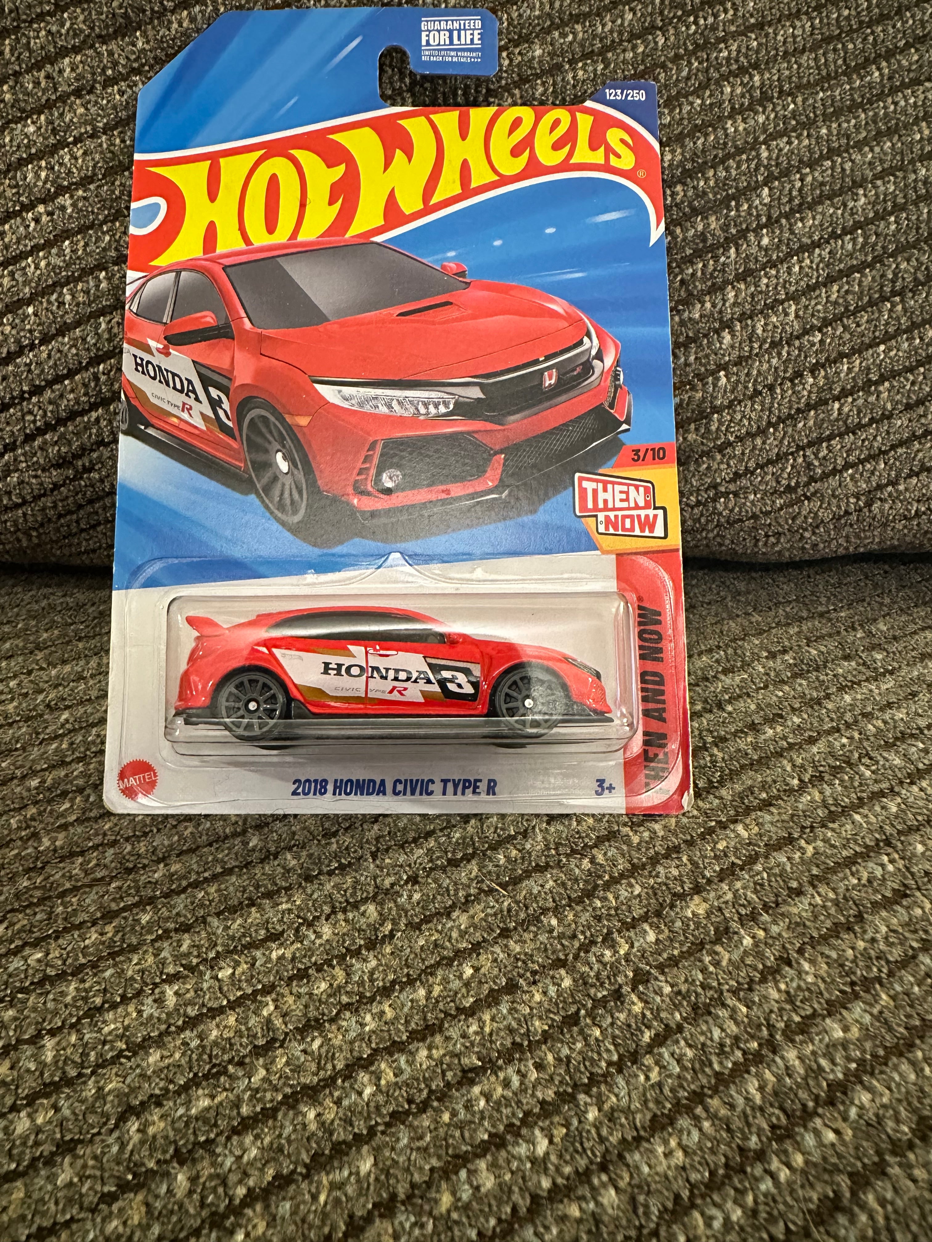 Hot Wheels 2018 Honda Civic Type R – Red Honda Livery – Then & Now Series